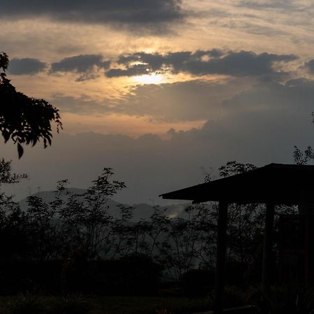 Lake Mwamba Lodge Kasenda Екстер'єр фото